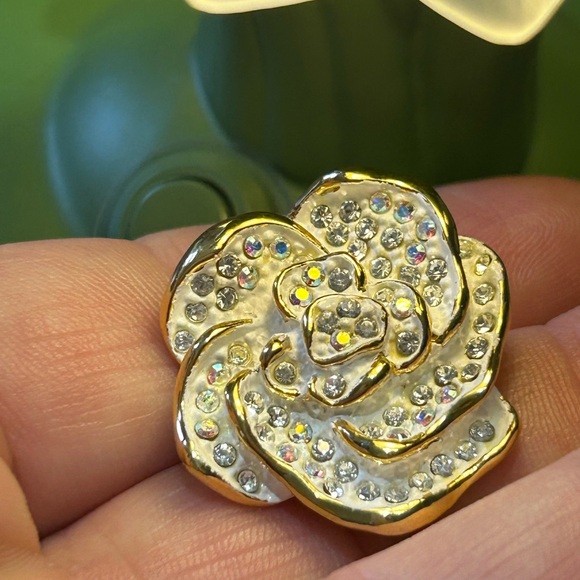 Joan Rivers Stamped Vintage Earrings with White Enamel and Swarovski Crystals - Picture 3 of 7